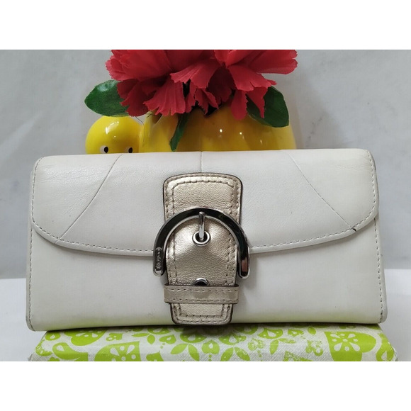Coach White Chalk Leather Buckle Credit Card Trifold Wallet - Picture 1 of 14